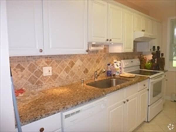 Building Photo - 1132 W Boylston St Unit 1 Rental