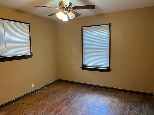 Dormitorio - 5919 Dressell Ave