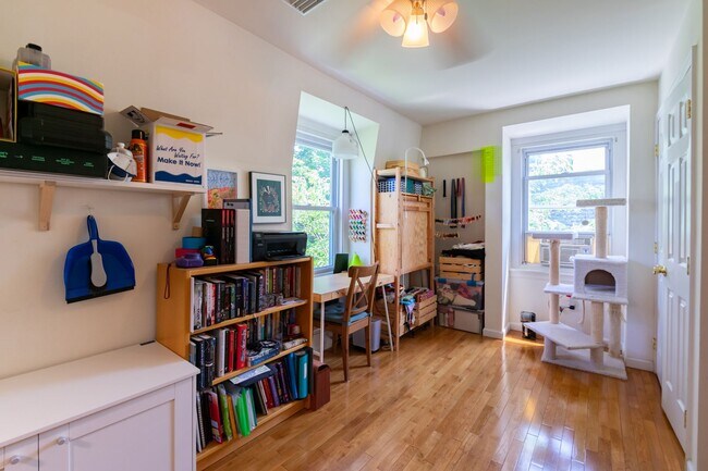 Building Photo - 4813 Walton Ave Unit 3