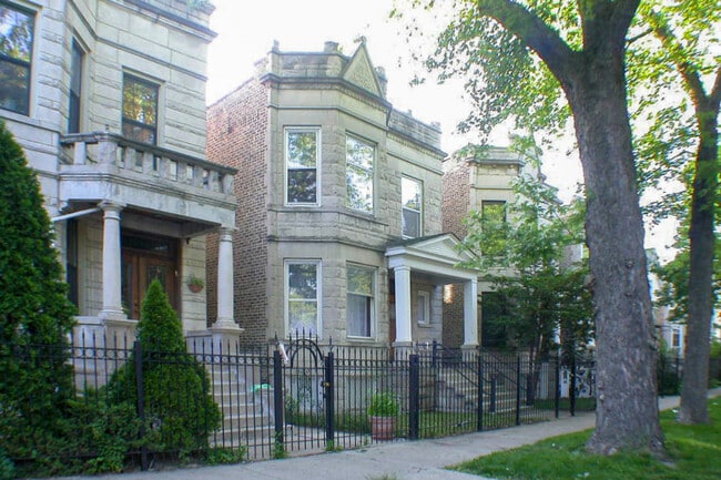 Building Photo - 2036 N Sawyer Ave Unit A Rental
