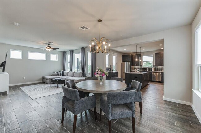 Photo - 9800 Evening Canopy Dr