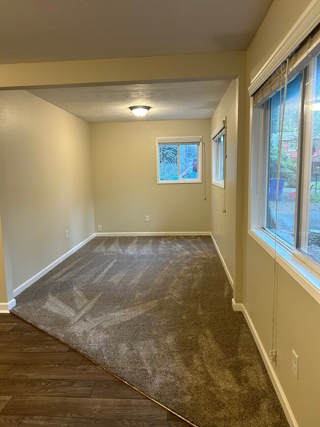 Living Room - 4718 SW Miles Ct Unidad B