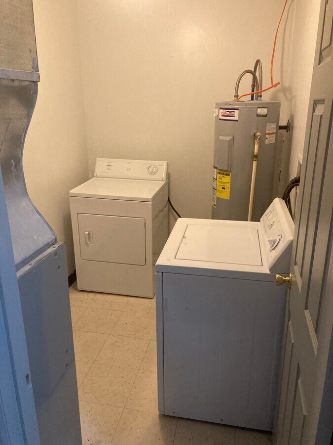 Photo - 750 College Ave