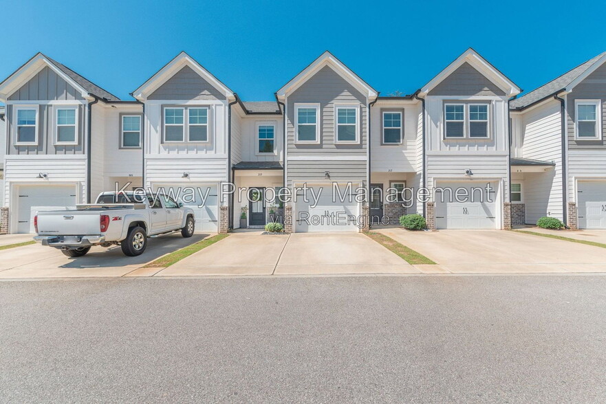 319 Sumac Trail