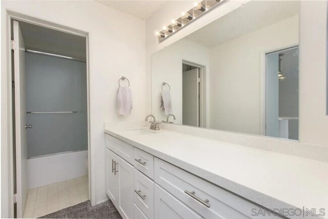 Photo - Large 1-bedroom condo at The Plaza Condos in Pacific Beach Unidad 230