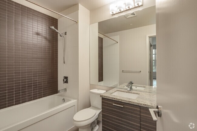 2BR, 2BA - 926SF - Primary Ensuite - The Dockyards At Port Royal