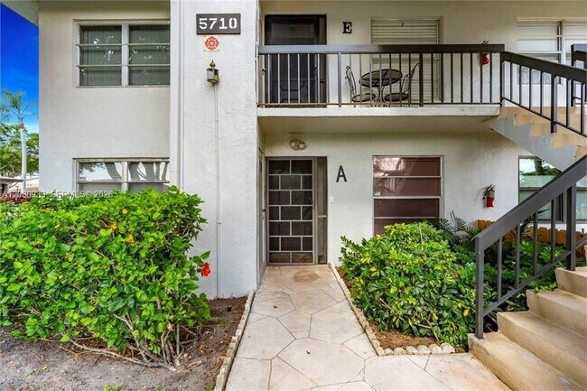 Photo - 5710 Princess Palm Ct Unidad A