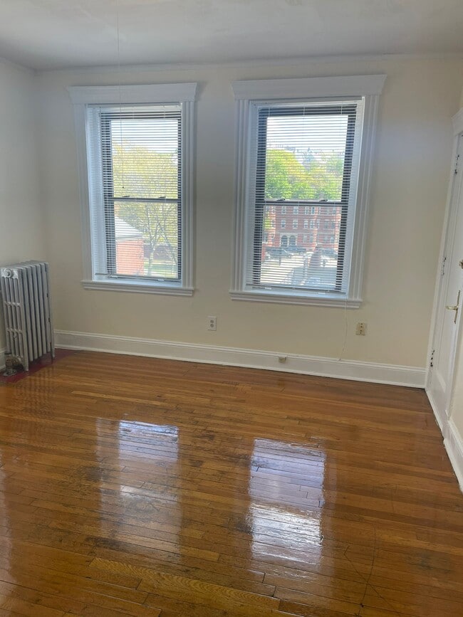 Photo - 352 Riverway Unidad 22