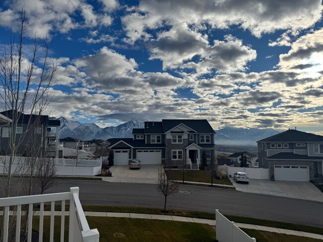 Photo - 5 Bedroom 3.5 Bathroom Home in Lehi Utah!