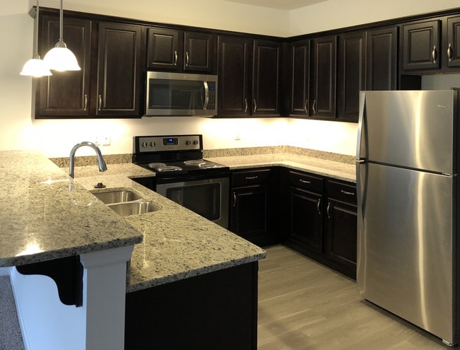 Beautiful Kitchens- Lexington Commons - Lexington Village Apartments