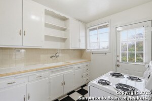 Photo - 323 E Melrose Dr