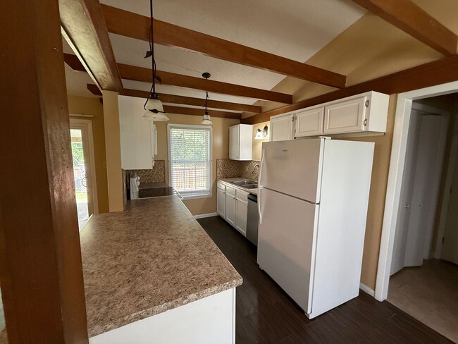 415 Mark Ln