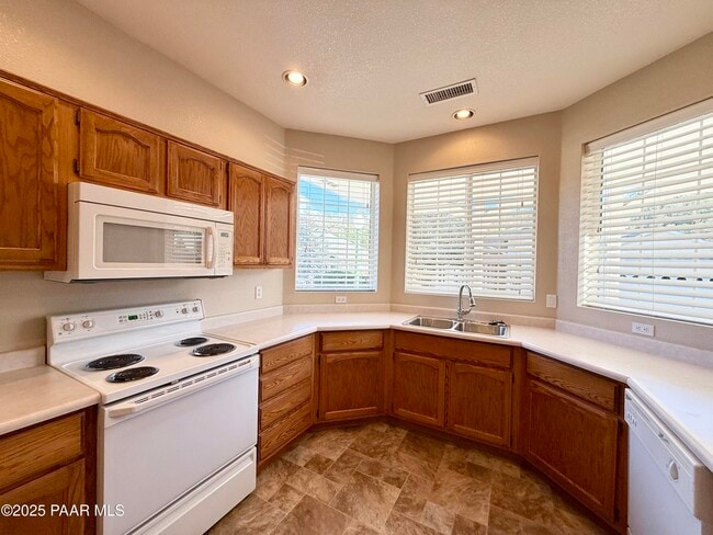 Photo - 1835 E Mulberry St