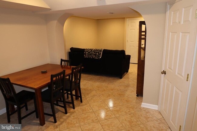 Building Photo - 11202 Troy Rd