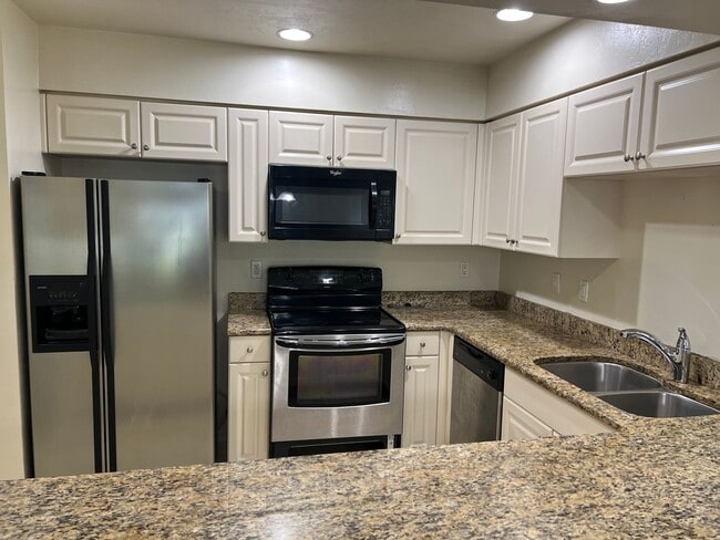 Photo - spacious townhouse.2 Bedrooms with 2-1/2 bathrooms Unidad 4