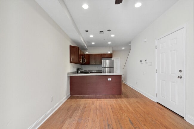 Building Photo - 1424 Willington St Unit B