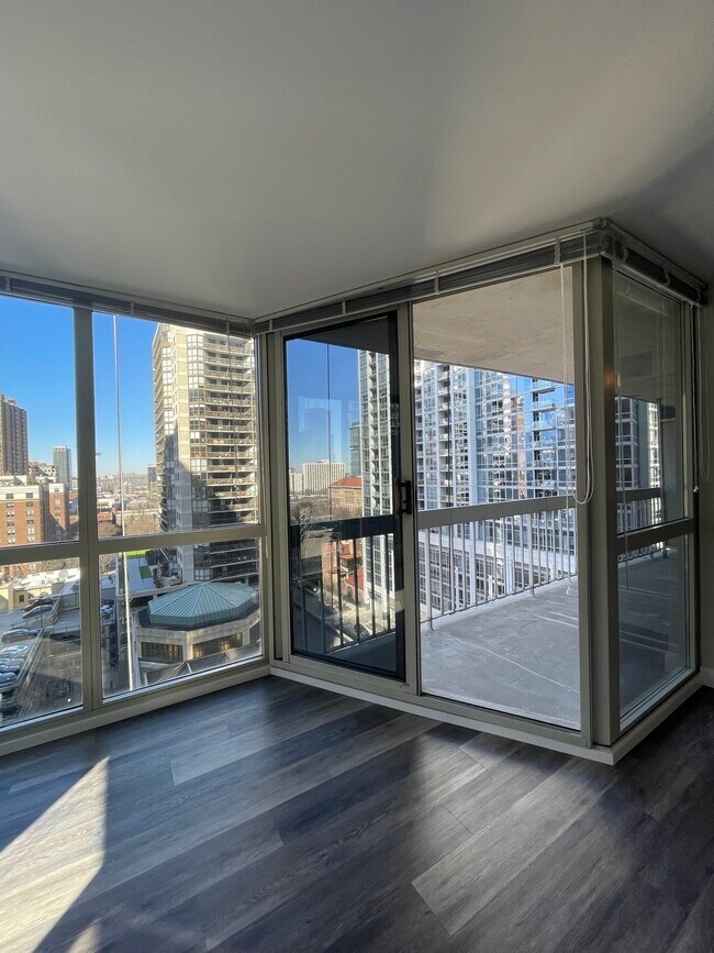 Photo - 57 E Delaware Pl Condo