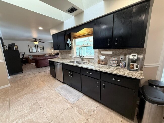 Photo - 1166 Waterside St