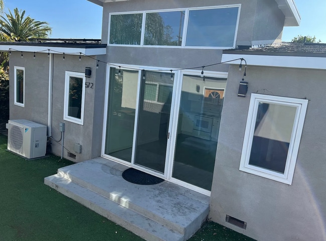 Building Photo - 4 Bedroom, 4 Bathroom Home – Ideal for Stu...