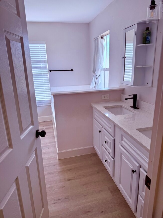 Photo - 204 Bloxam Ave