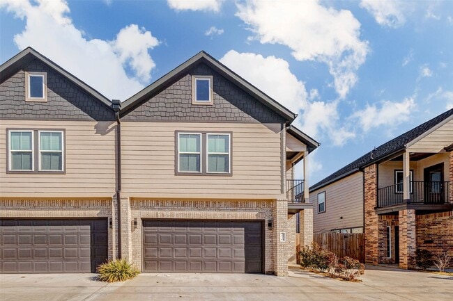 Building Photo - 4677 Bellfort Ave Unit B