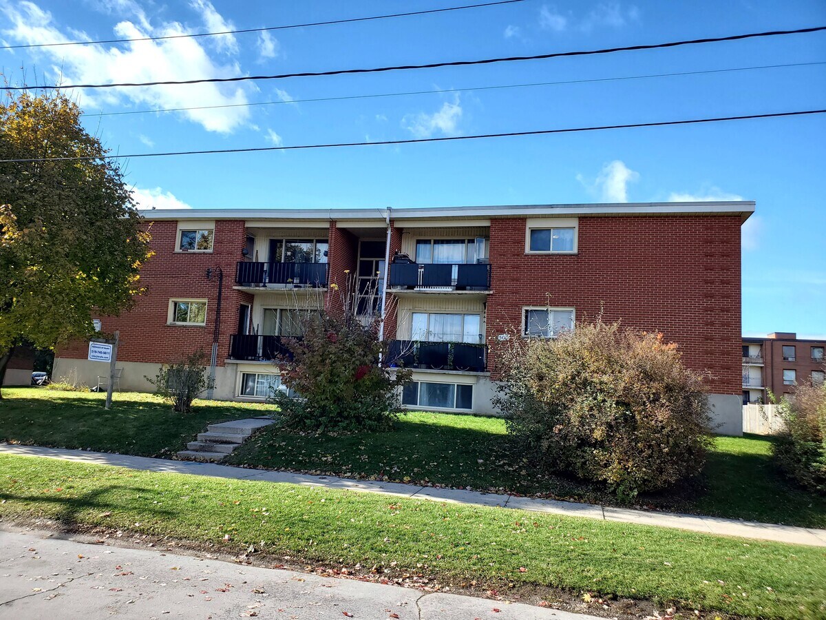 Photo - 505 Highland Rd E