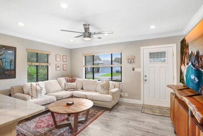 4415 W Bay Villa Ave