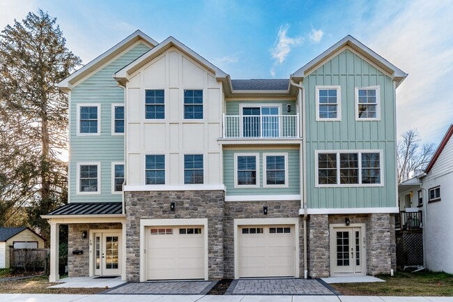 Building Photo - 17 Wilson St