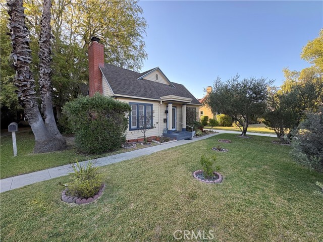 Photo - 894 S Los Robles Ave