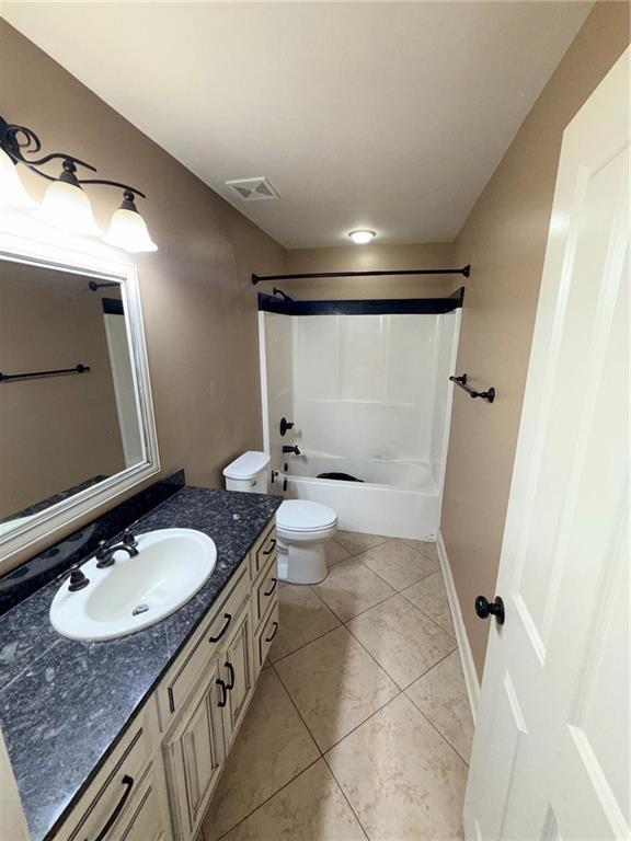 Photo - 18 Breydon Ct