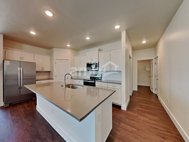 1437 Alderleaf Ave