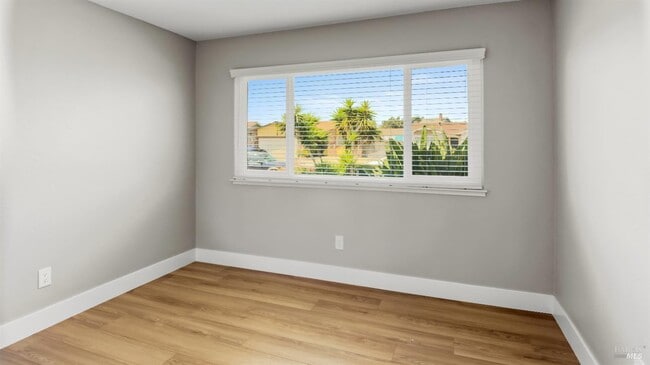Photo - 340 Mokelumne Dr
