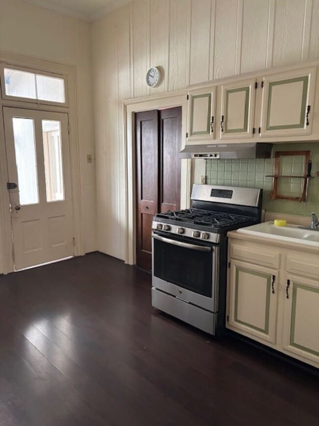 Photo - 226 E Gwinnett St Unidad 226 E Gwinnett St lower apartment