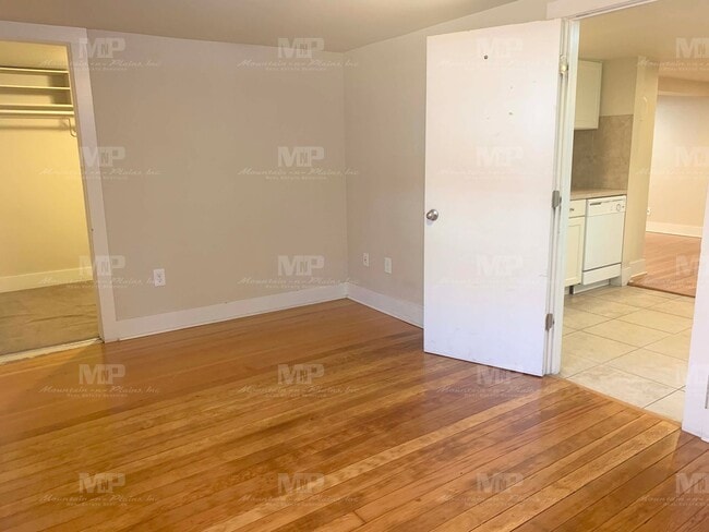 Photo - 645 1/2 S Loomis Ave