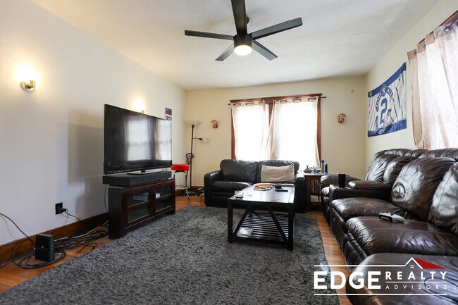 Photo - 8 Oliva Rd Unit 3