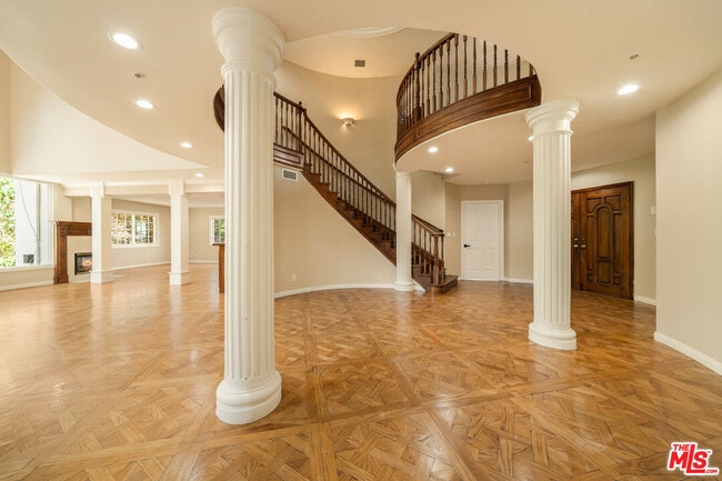 1109 Pine Dr