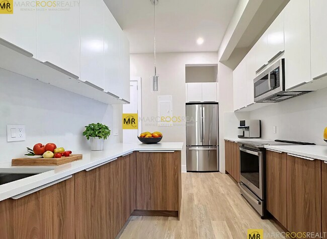 Building Photo - 271 Dartmouth St Unit 2F Rental