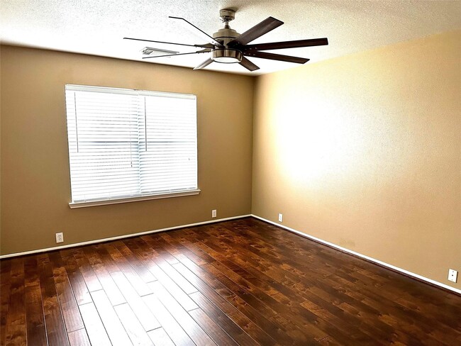 Building Photo - 2711 Feather Green Trail