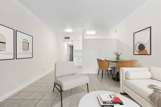 Building Photo - 1715 N 16th Ave Unit 106