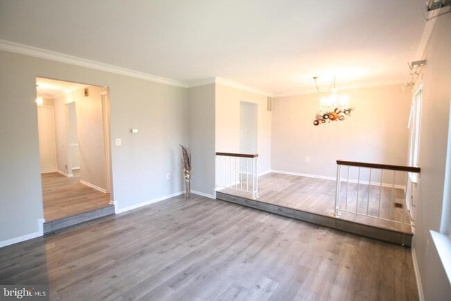 Photo - 8943 Centerway Rd