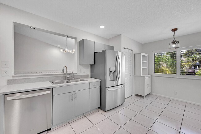 Photo - 1002 NW 105th Way