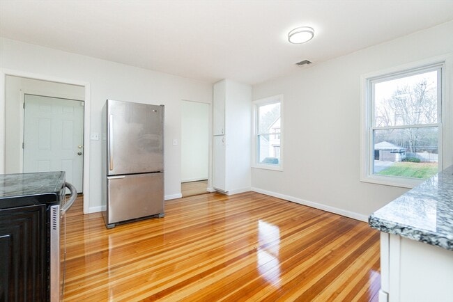 Photo - 74 Austin St Unit 2