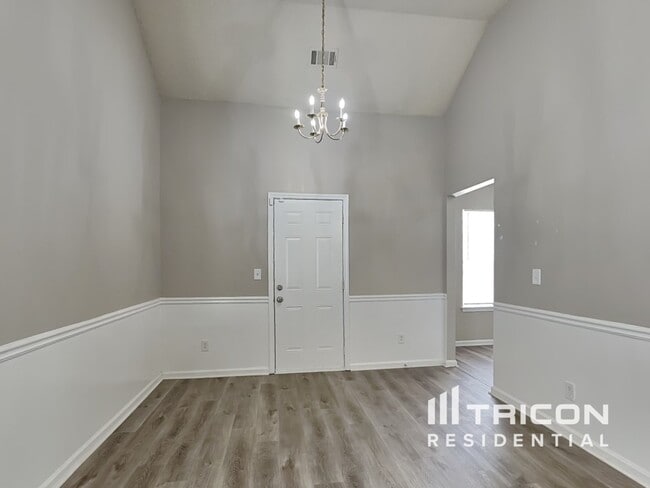 Photo - 805 Marcus Ln