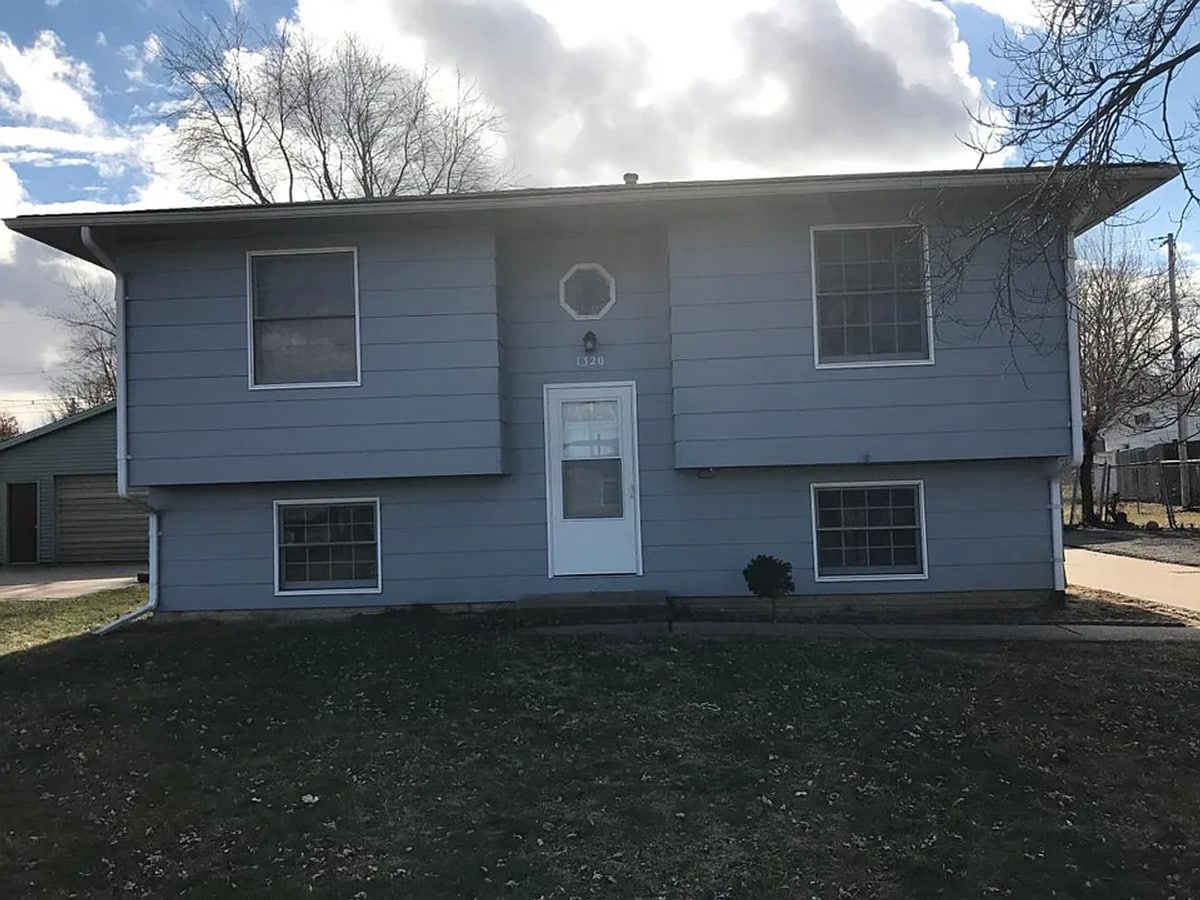 Spacious Split-Level Home With Garage and Fenced Yard in Rock Island! - Spacious Split-Level Home With Garage and Fenced Yard in Rock Island!