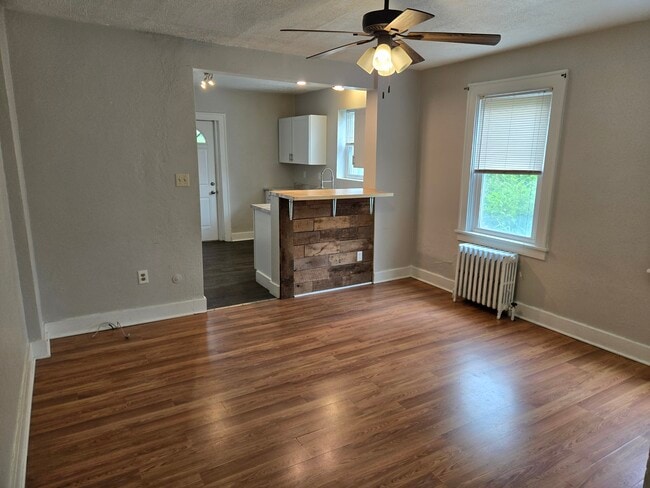 Photo - 523 Castle Shannon Blvd Unidad 1