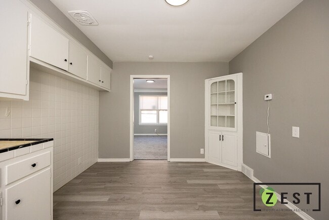 Photo - 5235 Chatsworth St Unit 5237 Chatsworth - Upper