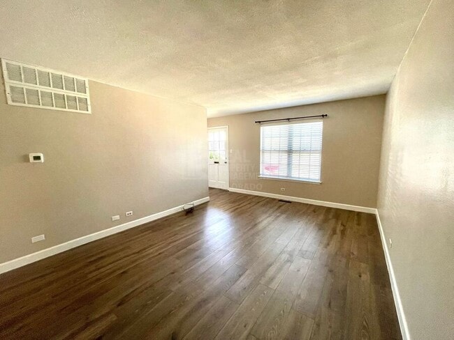 Photo - 7110 S Gaylord St