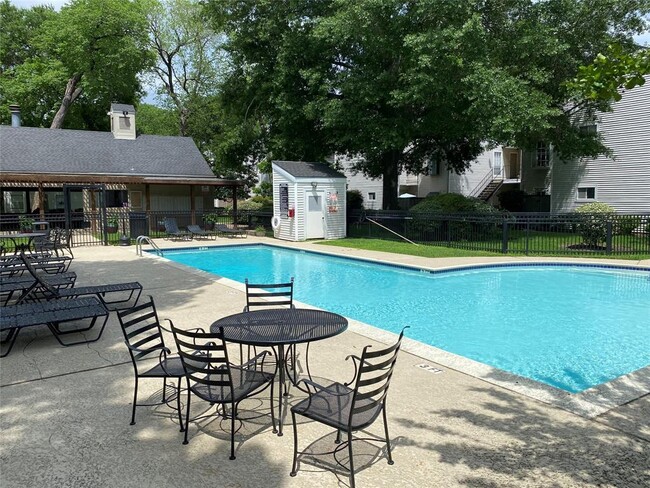 Photo - 9809 Richmond Ave. Condo Unit E15