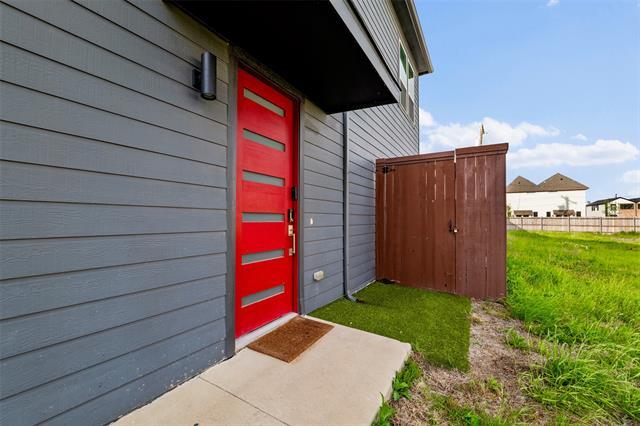 Photo - 2404 Merlin St