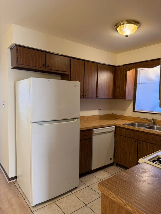 5834 158th Pl Unit 1AR